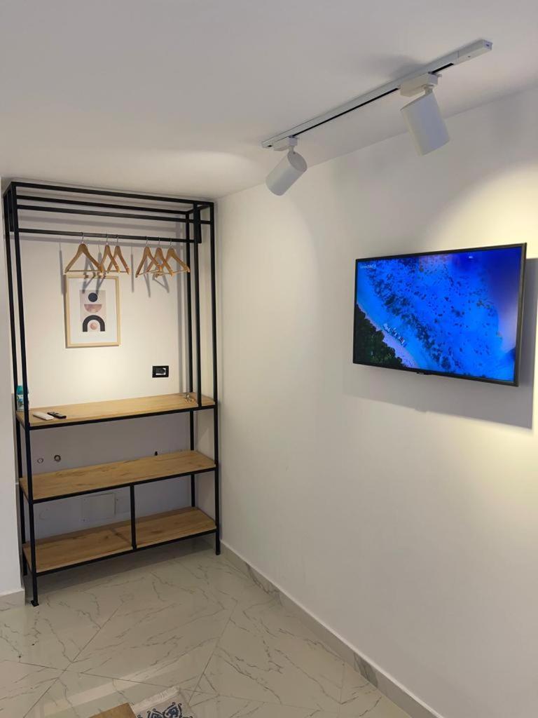 Duplex Lungomare Suites Vlorë Стая снимка