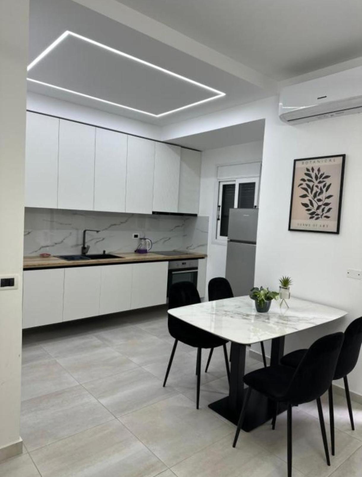 Duplex Lungomare Suites Vlorë Екстериор снимка